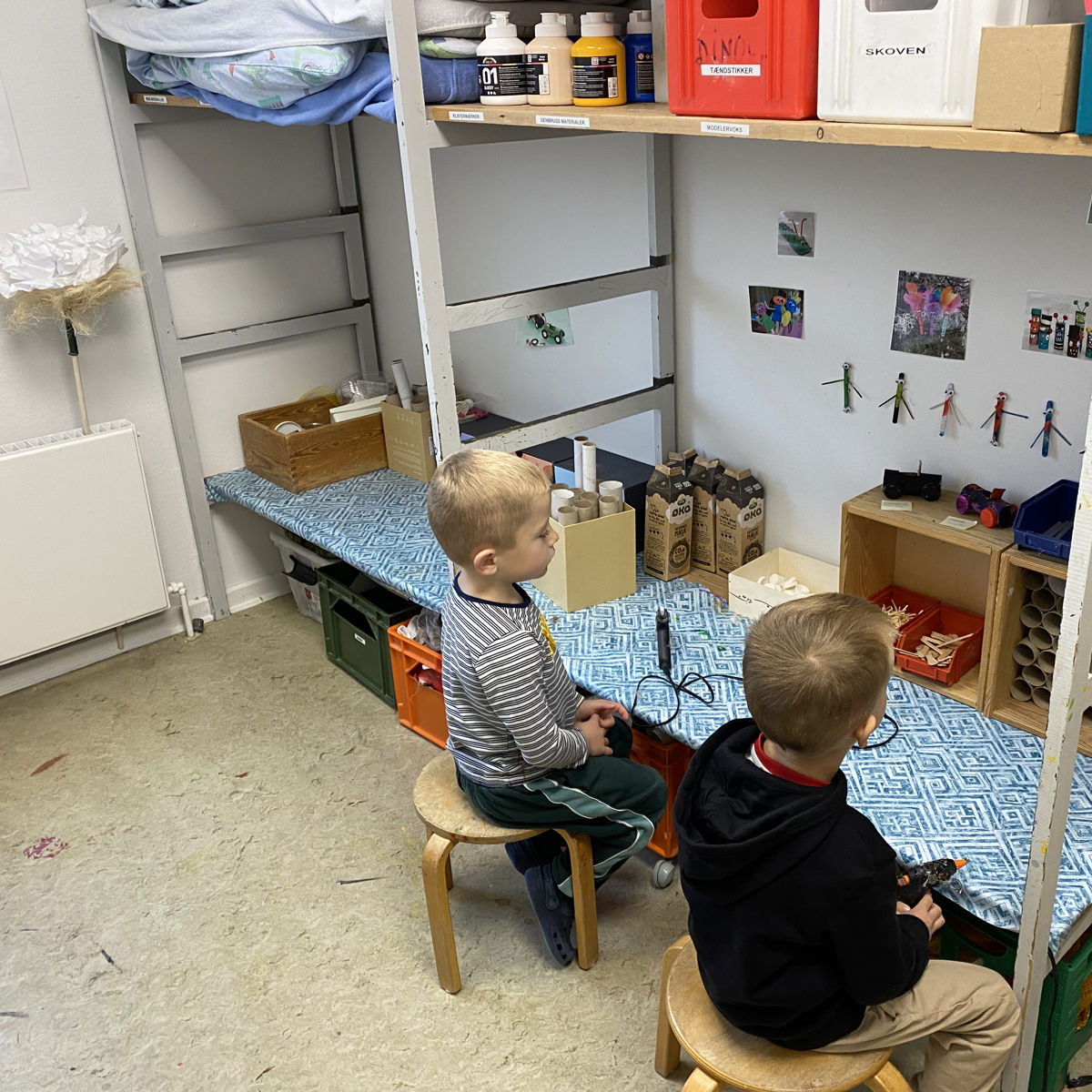 Børn i værksted i Børnehuset Bjerregrav