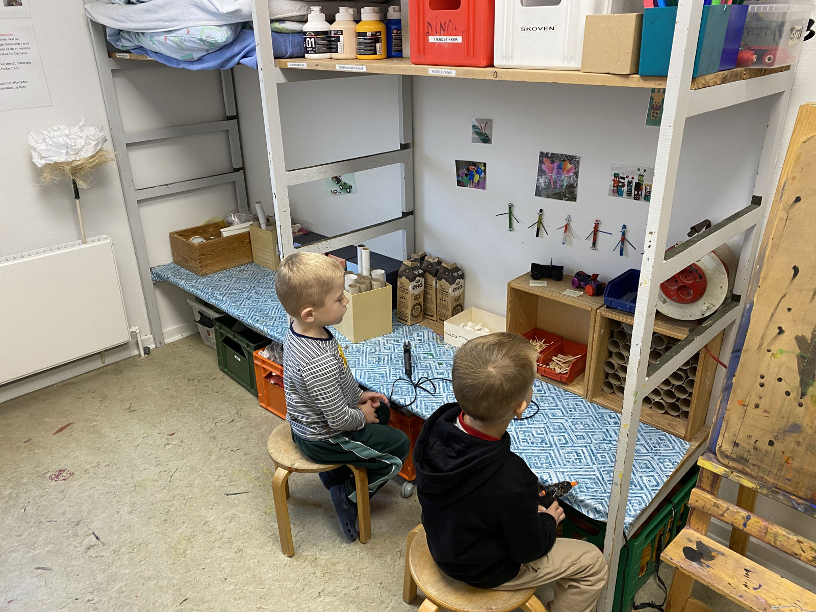 Børn i værksted i Børnehuset Bjerregrav