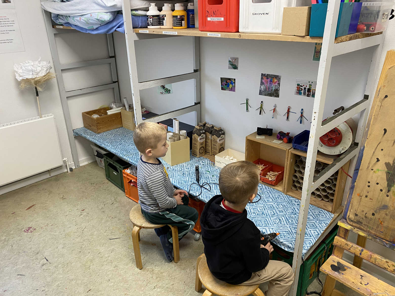 Børn i værksted i Børnehuset Bjerregrav